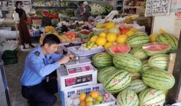 临淄探店网红吃瓜是真的吗,网红吃瓜，真相揭秘