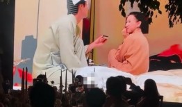 何超莲现场爆料窦骁视频,甜蜜互动引网友热议