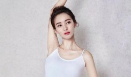 金晨采访爆料坠马视频,勇敢面对挑战，揭秘幕后惊险瞬间