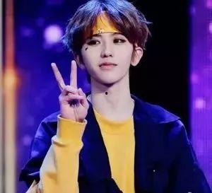 爱豆吃瓜娱乐酱蔡徐坤,从偶像到吃瓜达人，揭秘爱豆的娱乐生活